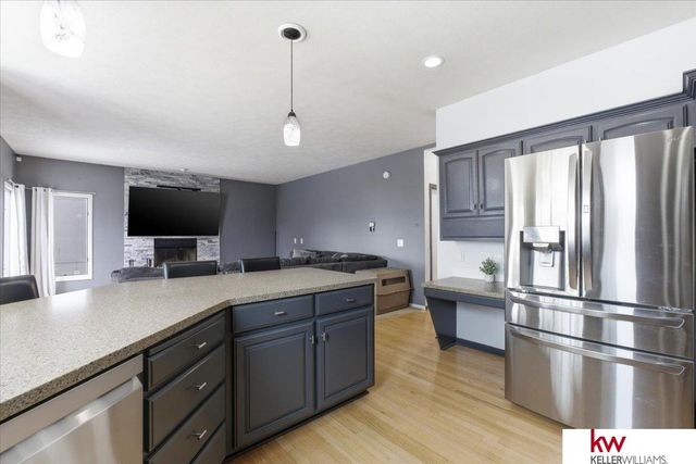 2141 Ashwood Avenue, Papillion, NE 68133