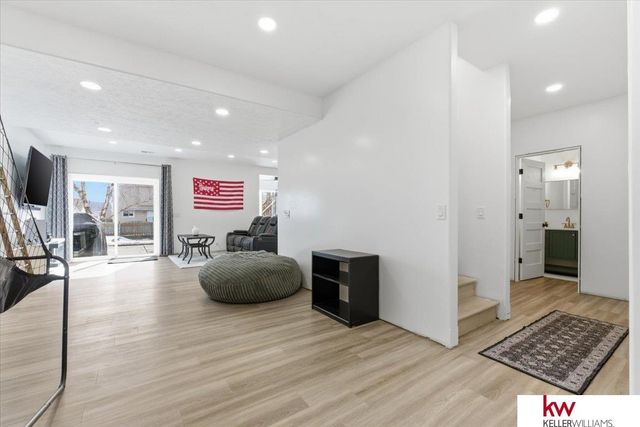 2141 Ashwood Avenue, Papillion, NE 68133