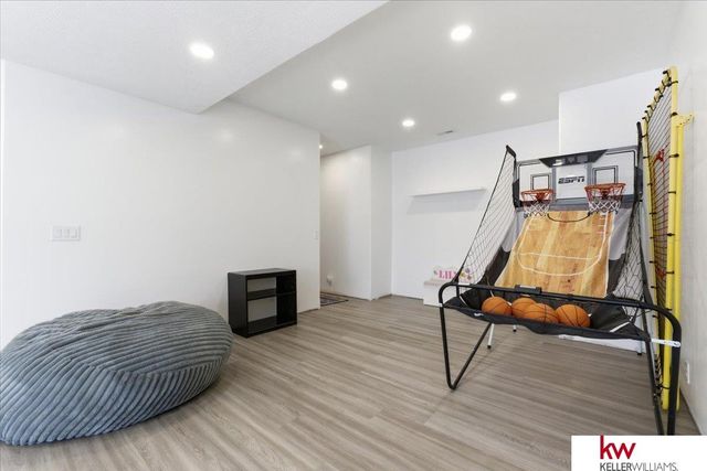 2141 Ashwood Avenue, Papillion, NE 68133