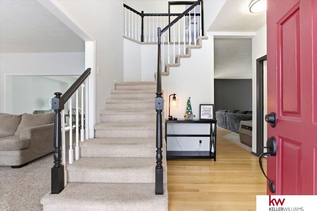 2141 Ashwood Avenue, Papillion, NE 68133