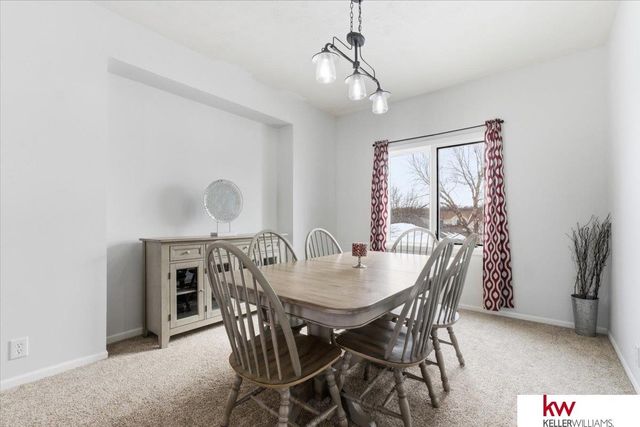 2141 Ashwood Avenue, Papillion, NE 68133