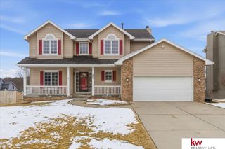 2141 Ashwood Avenue, Papillion, NE 68133