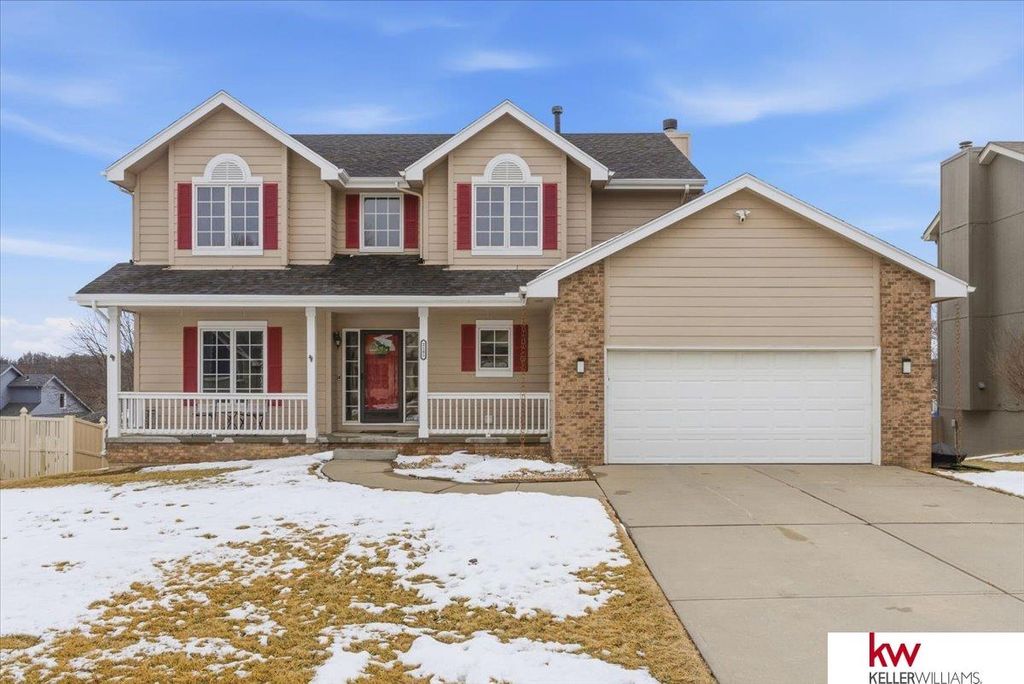 2141 Ashwood Avenue, Papillion, NE 68133