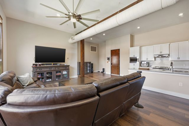 2502 Live Oak Street 235, Dallas, TX 75204