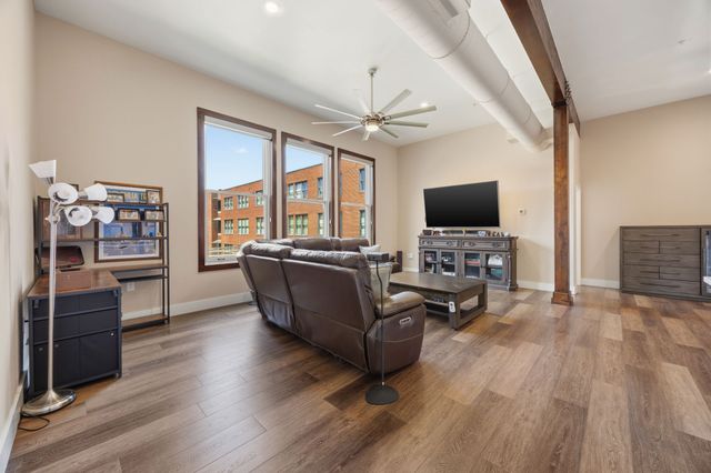 2502 Live Oak Street 235, Dallas, TX 75204