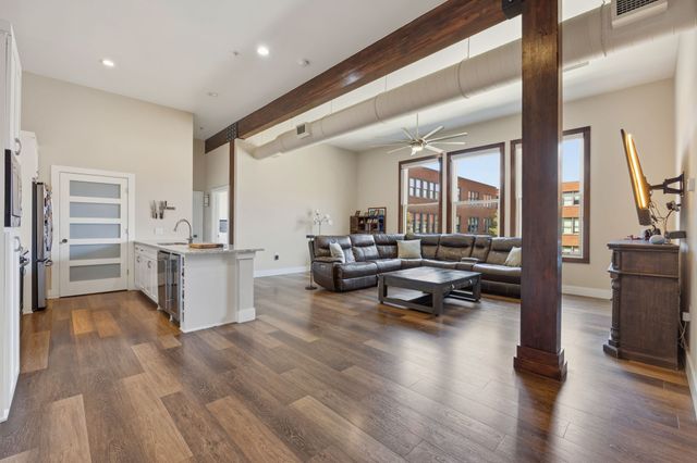 2502 Live Oak Street 235, Dallas, TX 75204