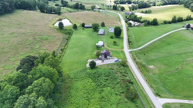 5749 Mount Zion Road, East Bernstadt, KY 40729