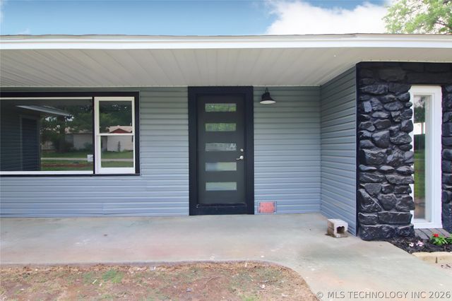 27197 Maiden Lane, Henryetta, OK 74437