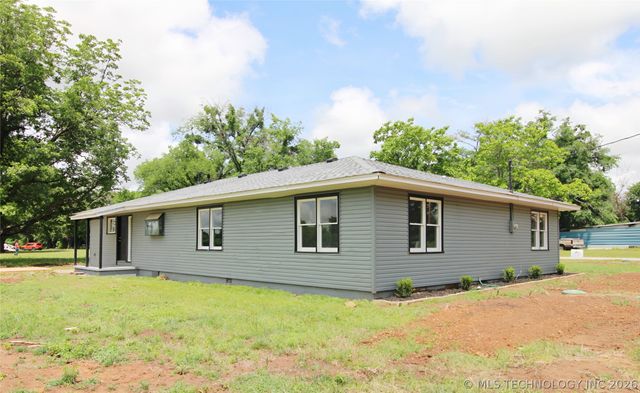 27197 Maiden Lane, Henryetta, OK 74437