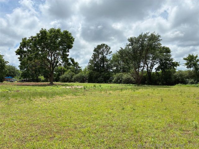 27197 Maiden Lane, Henryetta, OK 74437