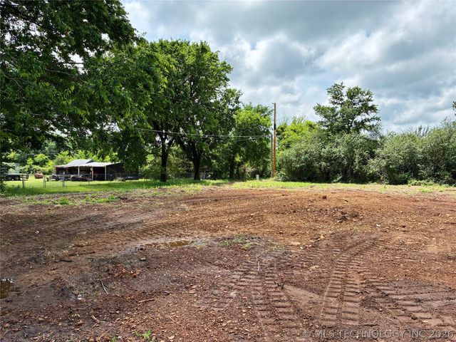 27197 Maiden Lane, Henryetta, OK 74437