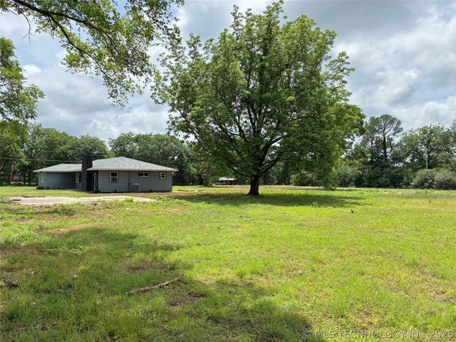27197 Maiden Lane, Henryetta, OK 74437