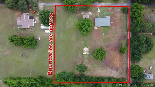 27197 Maiden Lane, Henryetta, OK 74437