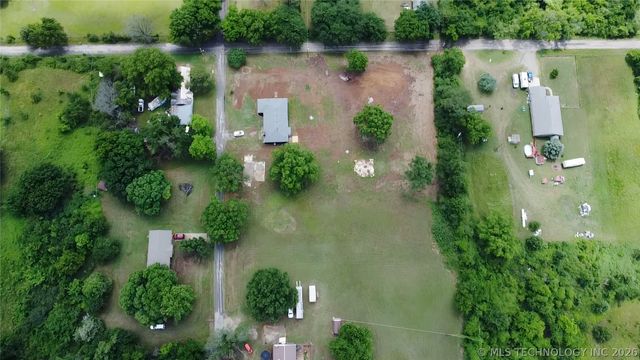 27197 Maiden Lane, Henryetta, OK 74437