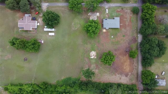 27197 Maiden Lane, Henryetta, OK 74437