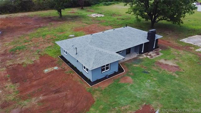 27197 Maiden Lane, Henryetta, OK 74437
