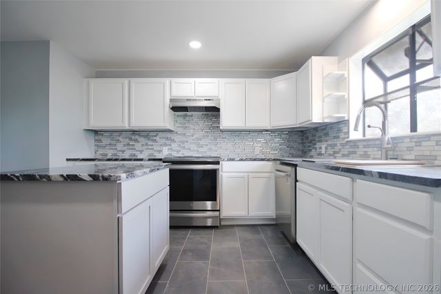 27197 Maiden Lane, Henryetta, OK 74437