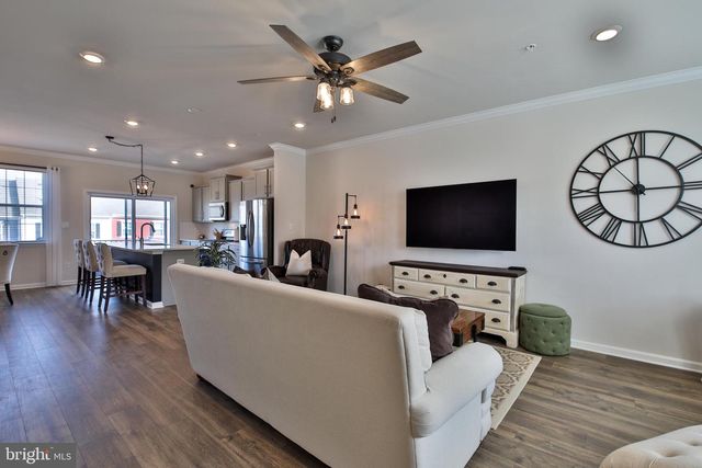 5059 SILVER OAK DR, Rosedale, MD 21237