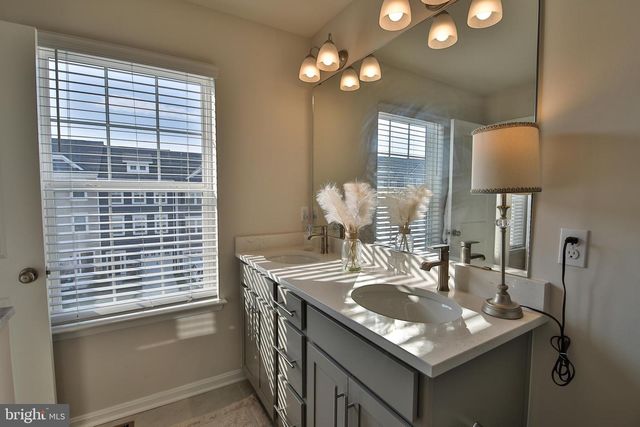 5059 SILVER OAK DR, Rosedale, MD 21237