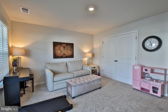5059 SILVER OAK DR, Rosedale, MD 21237