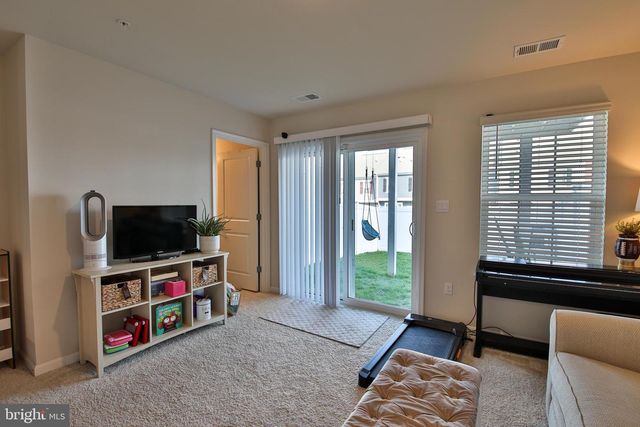 5059 SILVER OAK DR, Rosedale, MD 21237