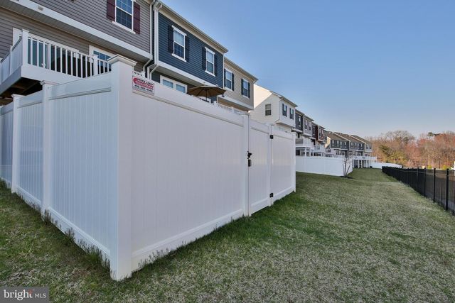 5059 SILVER OAK DR, Rosedale, MD 21237