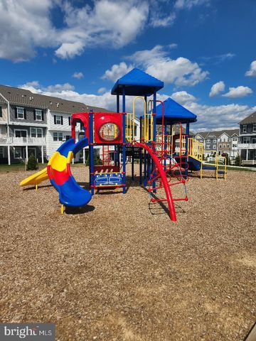 5059 SILVER OAK DR, Rosedale, MD 21237
