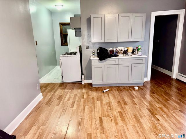 196 Park Street 2F, Bridgeport, CT 06608