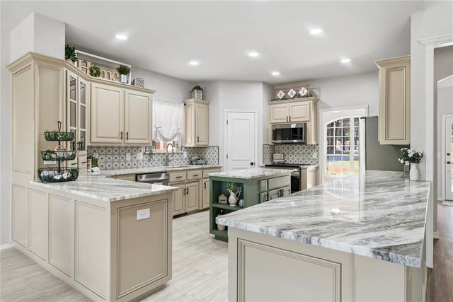 10212 Fawn Trail Road, Mustang, OK 73064