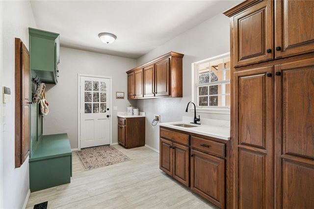 10212 Fawn Trail Road, Mustang, OK 73064