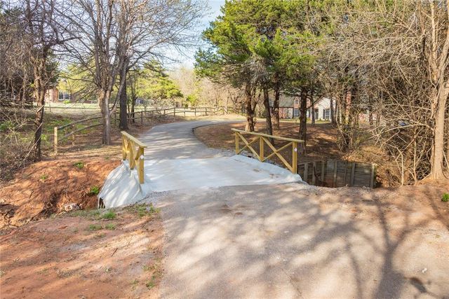 10212 Fawn Trail Road, Mustang, OK 73064