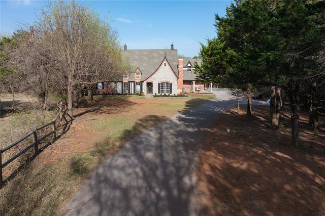 10212 Fawn Trail Road, Mustang, OK 73064