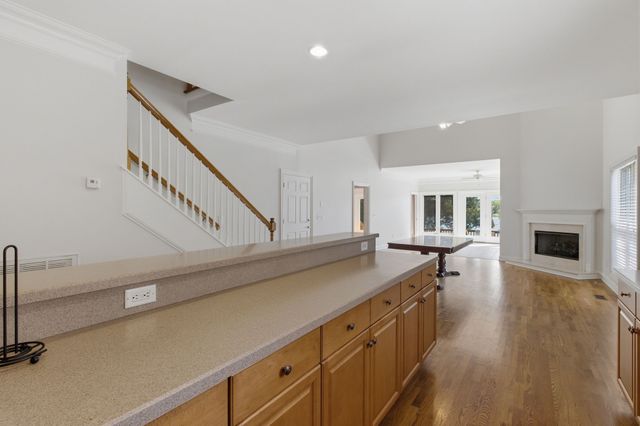 1046 Isaac Franklin Dr, Gallatin, TN 37066