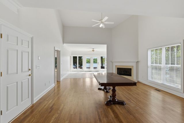 1046 Isaac Franklin Dr, Gallatin, TN 37066