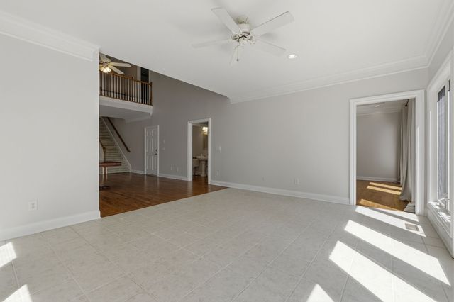 1046 Isaac Franklin Dr, Gallatin, TN 37066