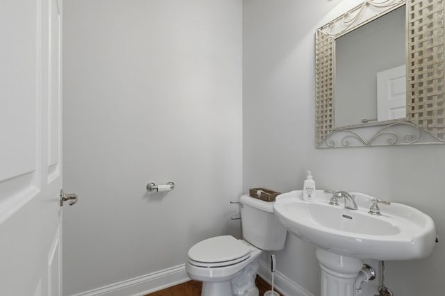 1046 Isaac Franklin Dr, Gallatin, TN 37066