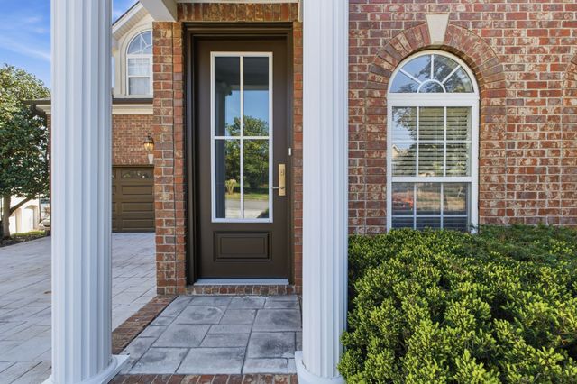 1046 Isaac Franklin Dr, Gallatin, TN 37066
