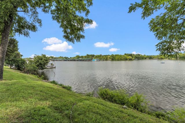 1046 Isaac Franklin Dr, Gallatin, TN 37066
