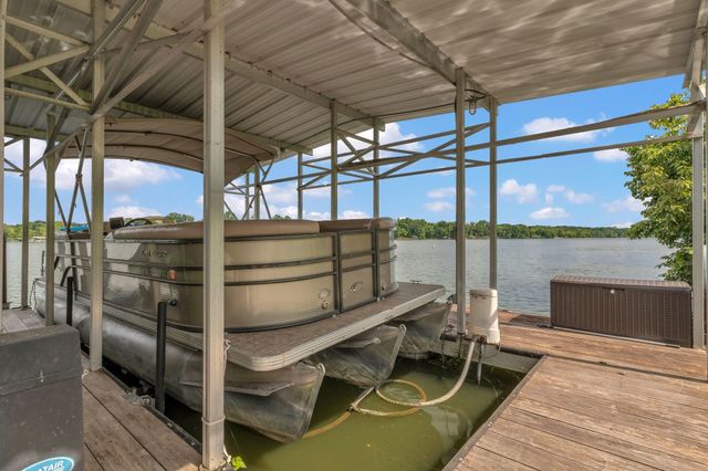1046 Isaac Franklin Dr, Gallatin, TN 37066