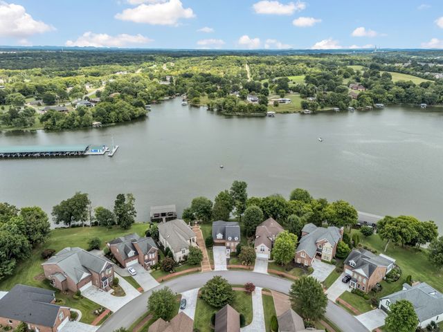 1046 Isaac Franklin Dr, Gallatin, TN 37066