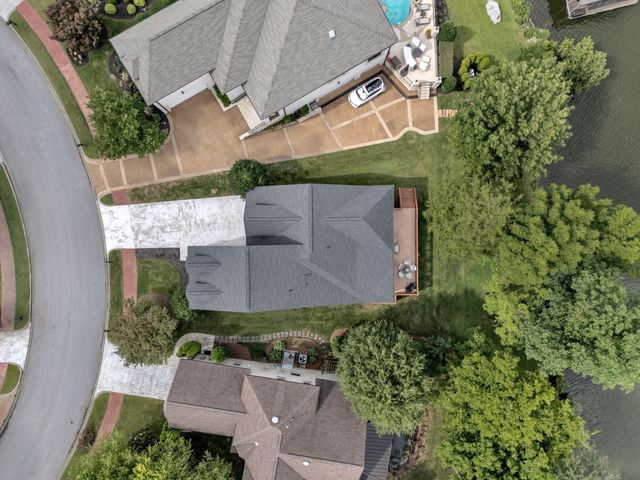 1046 Isaac Franklin Dr, Gallatin, TN 37066