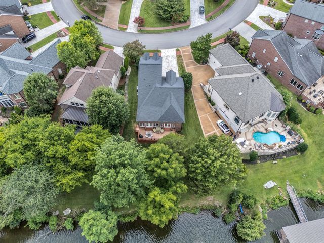 1046 Isaac Franklin Dr, Gallatin, TN 37066