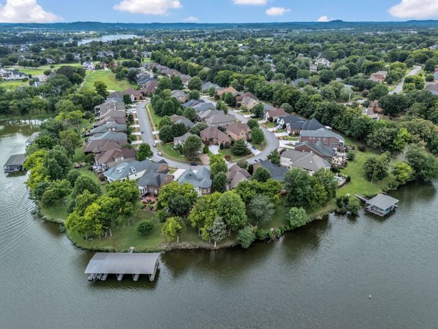 1046 Isaac Franklin Dr, Gallatin, TN 37066