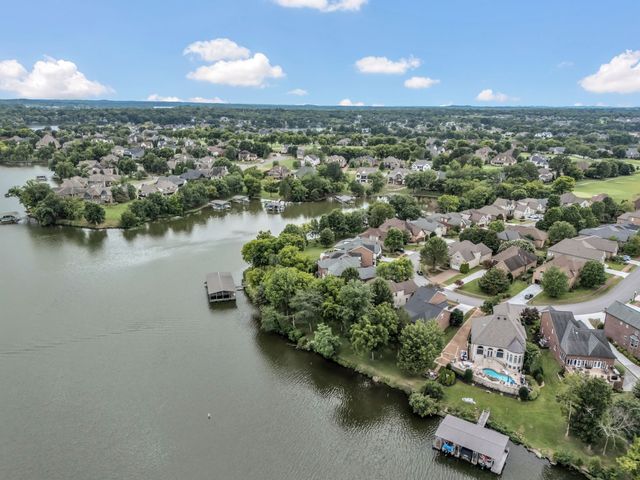 1046 Isaac Franklin Dr, Gallatin, TN 37066