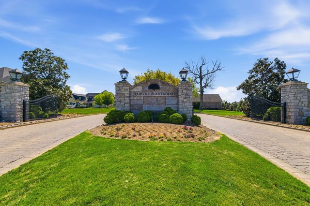 1046 Isaac Franklin Dr, Gallatin, TN 37066
