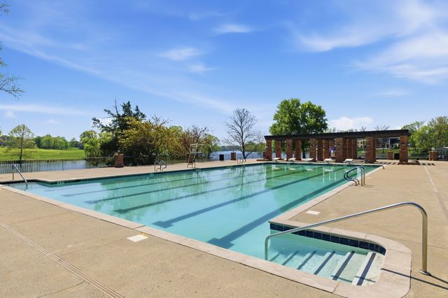 1046 Isaac Franklin Dr, Gallatin, TN 37066