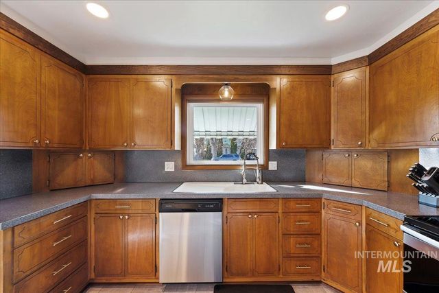 720 S Diamond St, Nampa, ID 83686