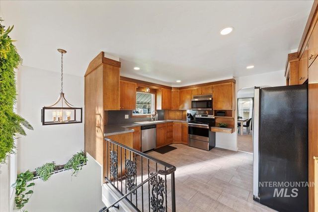 720 S Diamond St, Nampa, ID 83686