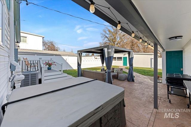 720 S Diamond St, Nampa, ID 83686