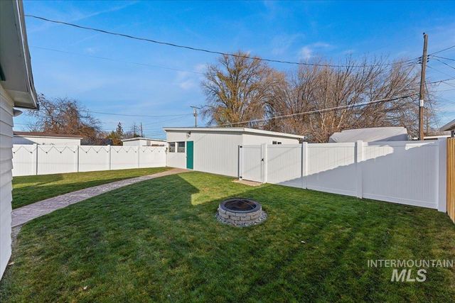 720 S Diamond St, Nampa, ID 83686